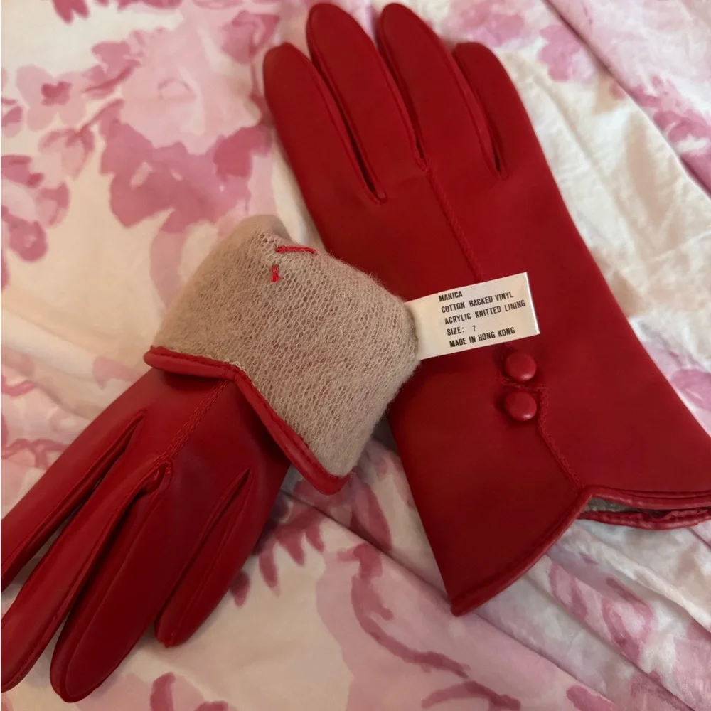 Elegant Red Ladies Gloves